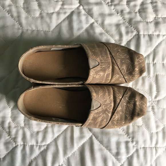 TOMS rose gold leaf pattern blush classic Alpargatas slip on shoes - Picture 3 of 8